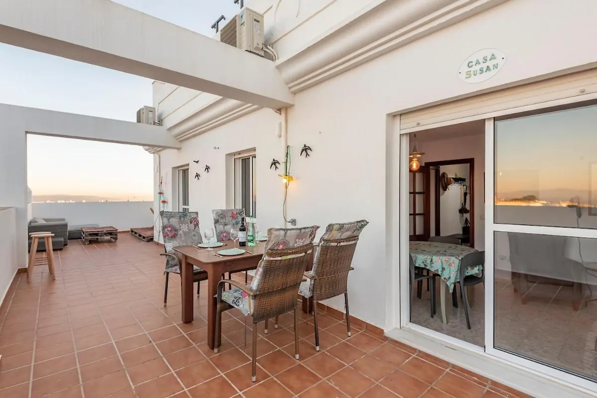 아파트 Casa Susan, Penthouse Apartment, View Over Old Town & The Sea 베예데라프론테라
