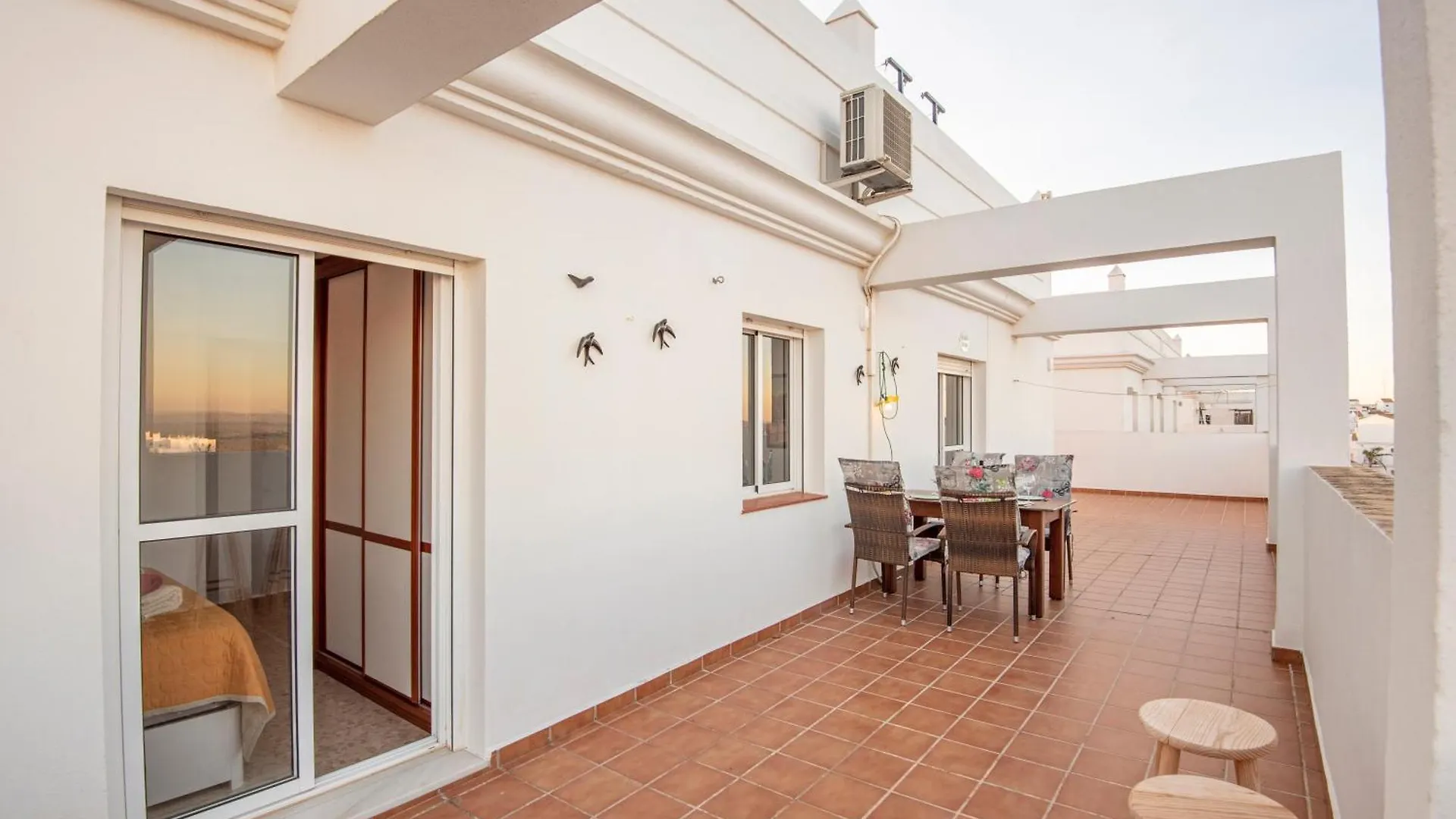 Casa Susan, Penthouse Apartment, View Over Old Town & The Sea 베예데라프론테라